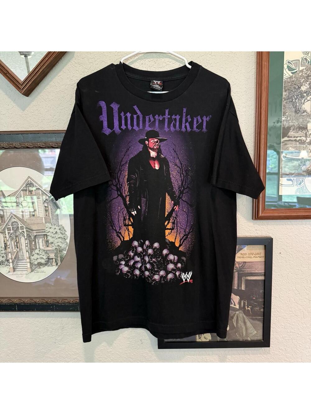 Vintage WWE The Undertaker Rest In Peace Skulls Wrestling Shirt Size Large